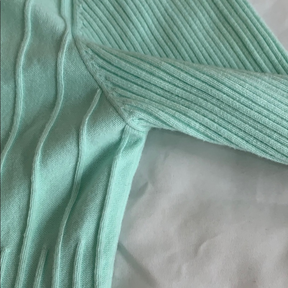 Sweater - Picture 4 of 6